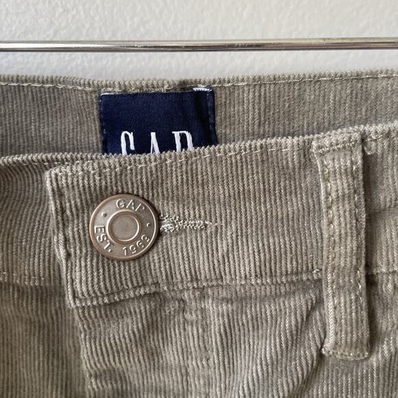 GAP Women's Corduroy Green 4 Inch Inseam Cut-Off Frayed Hem Shorts Size 10 - Picture 4 of 9